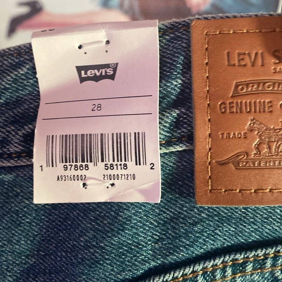 Levi’s mid length skirt never worn - Picture 3 of 6